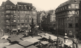 Neumarkt um 1930: rechts NSDAP-Kreisleitung (im Gebäude der Commerzbank)